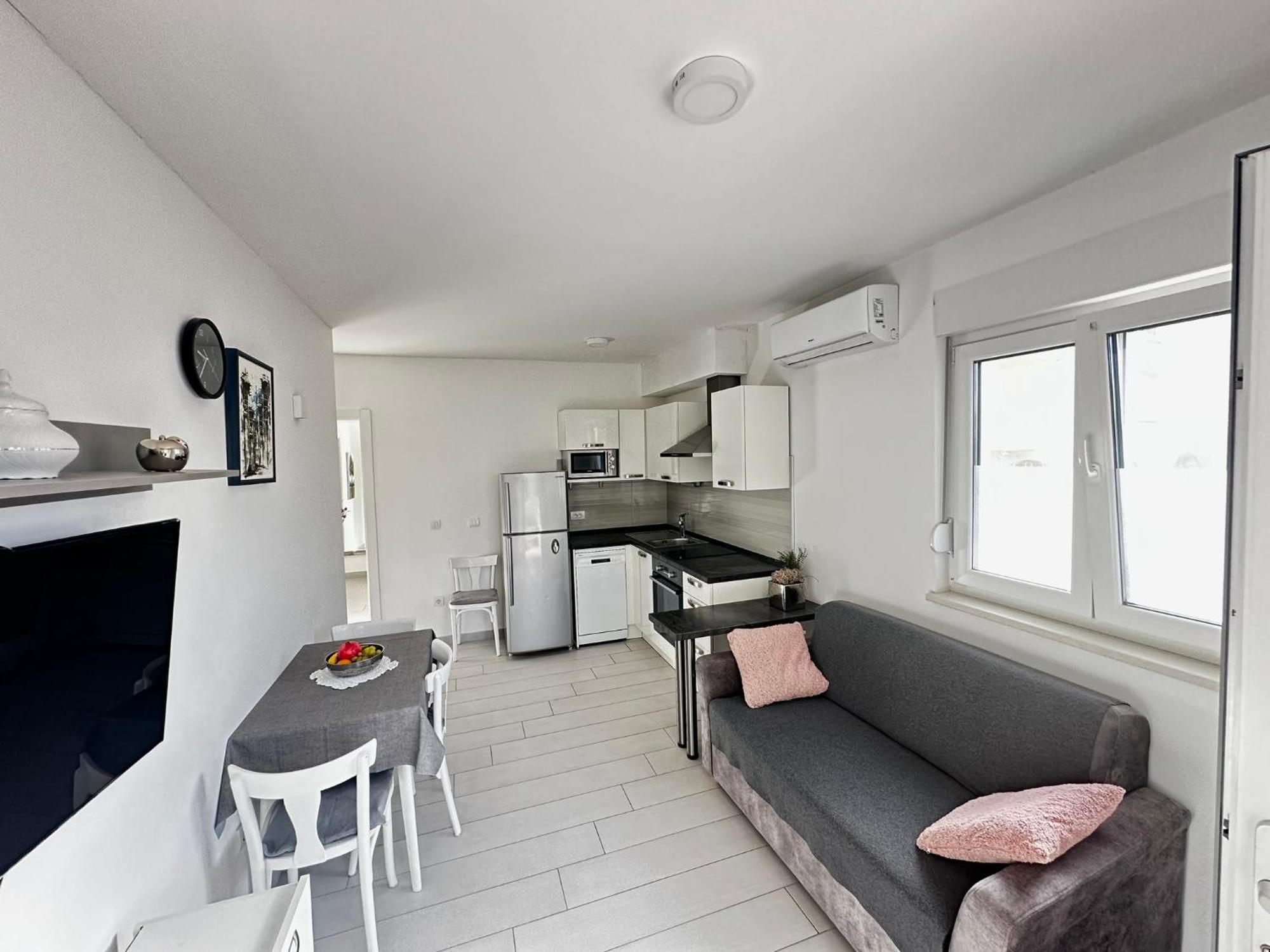 Apartments Danica 普罗马尼亚 外观 照片